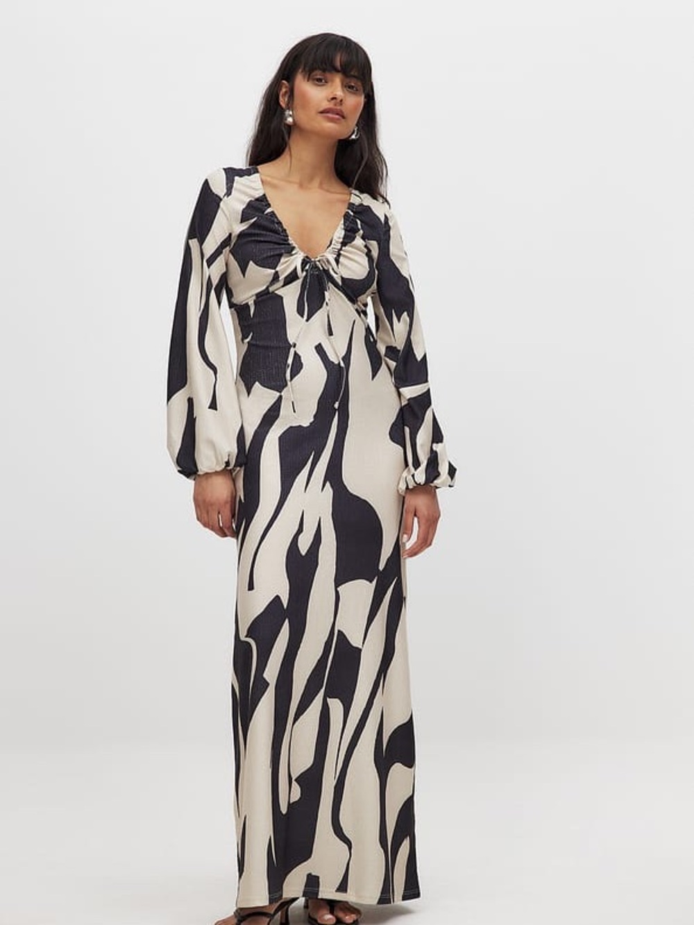 NAKD Fashion Women's Long Black & Cream V-Neck Printed Maxi Dress, Size S